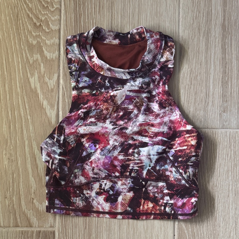 Lululemon high neck crop top sports bra Abstract Print
